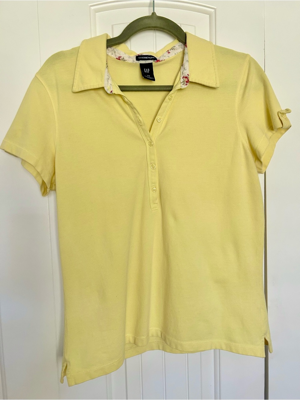 GAP Pale Yellow Short Sleeve Polo Top with Floral Trim